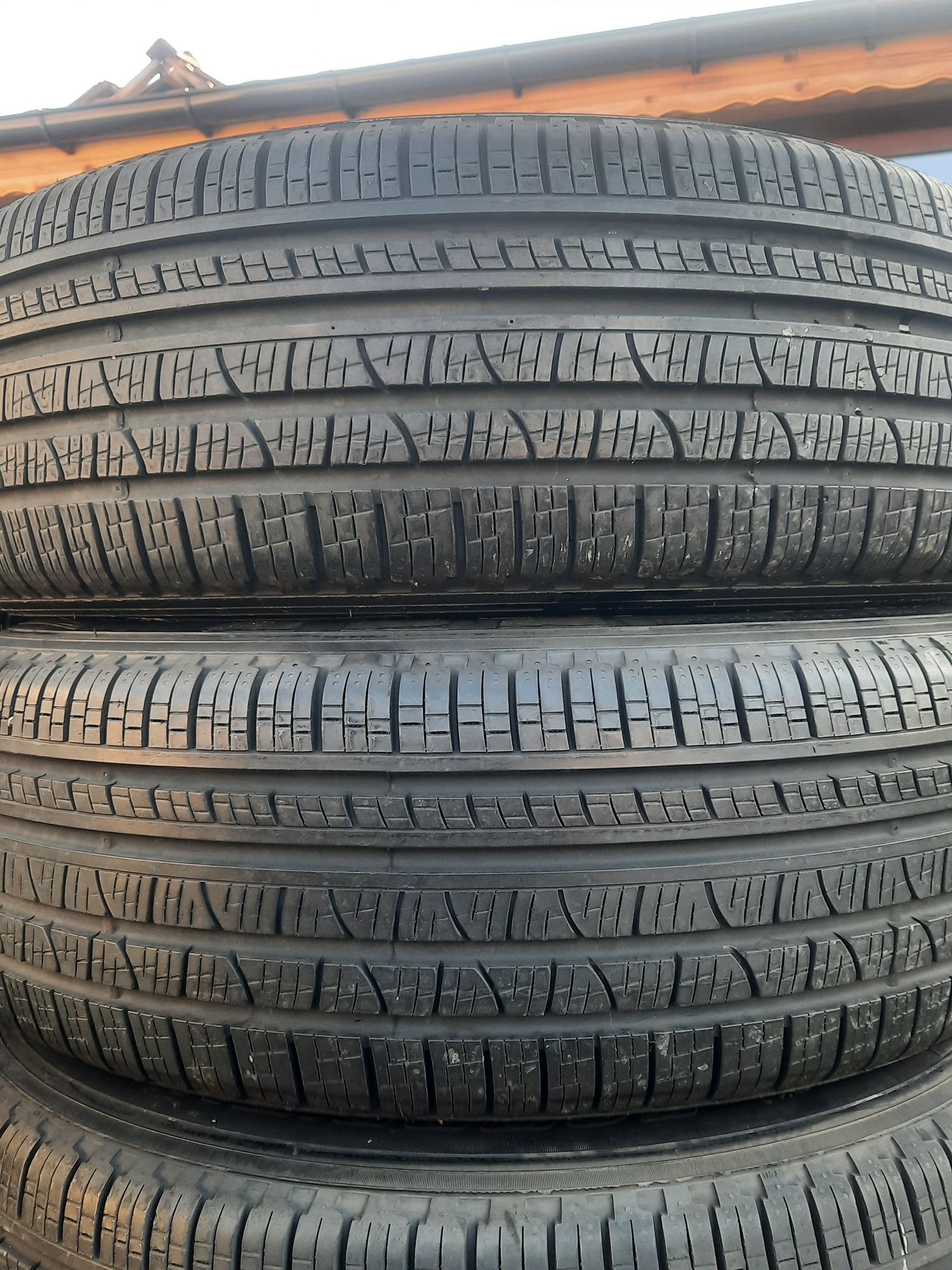 4 Броя 235/65/19 Pirelli 7,6мм