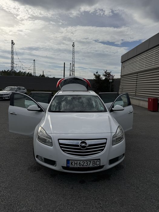 Продавам Opel Insignia 2.0 CDTI