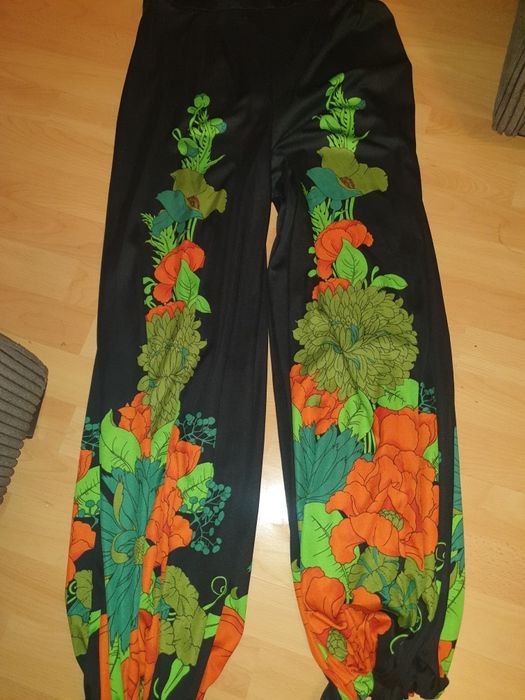 Vand salopeta neagra cu flori M/L