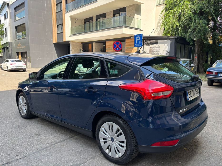 Ford focus  2015/motorizare 1.0 litru benzina/stare buna/125cp