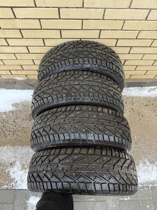 Продам Шипы 235 60 R18