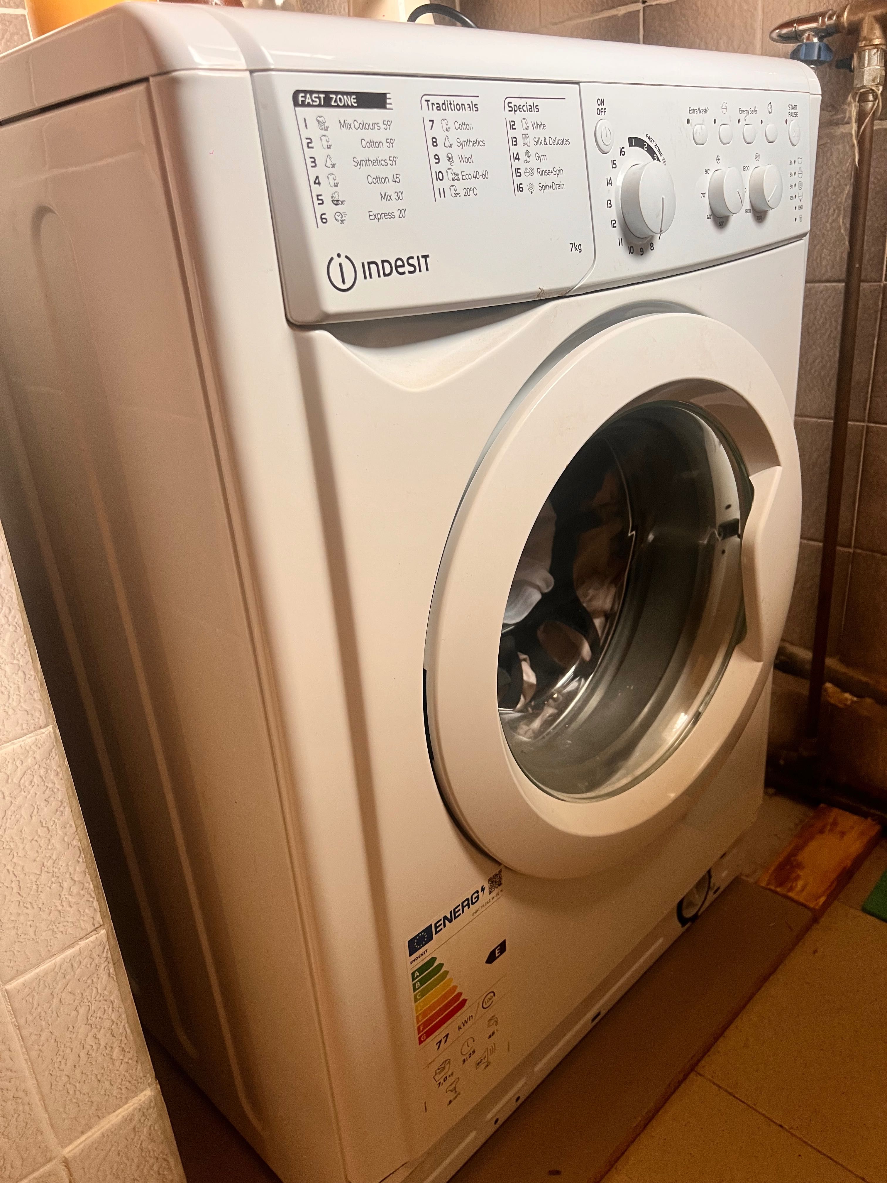 Перална Indesit EWC