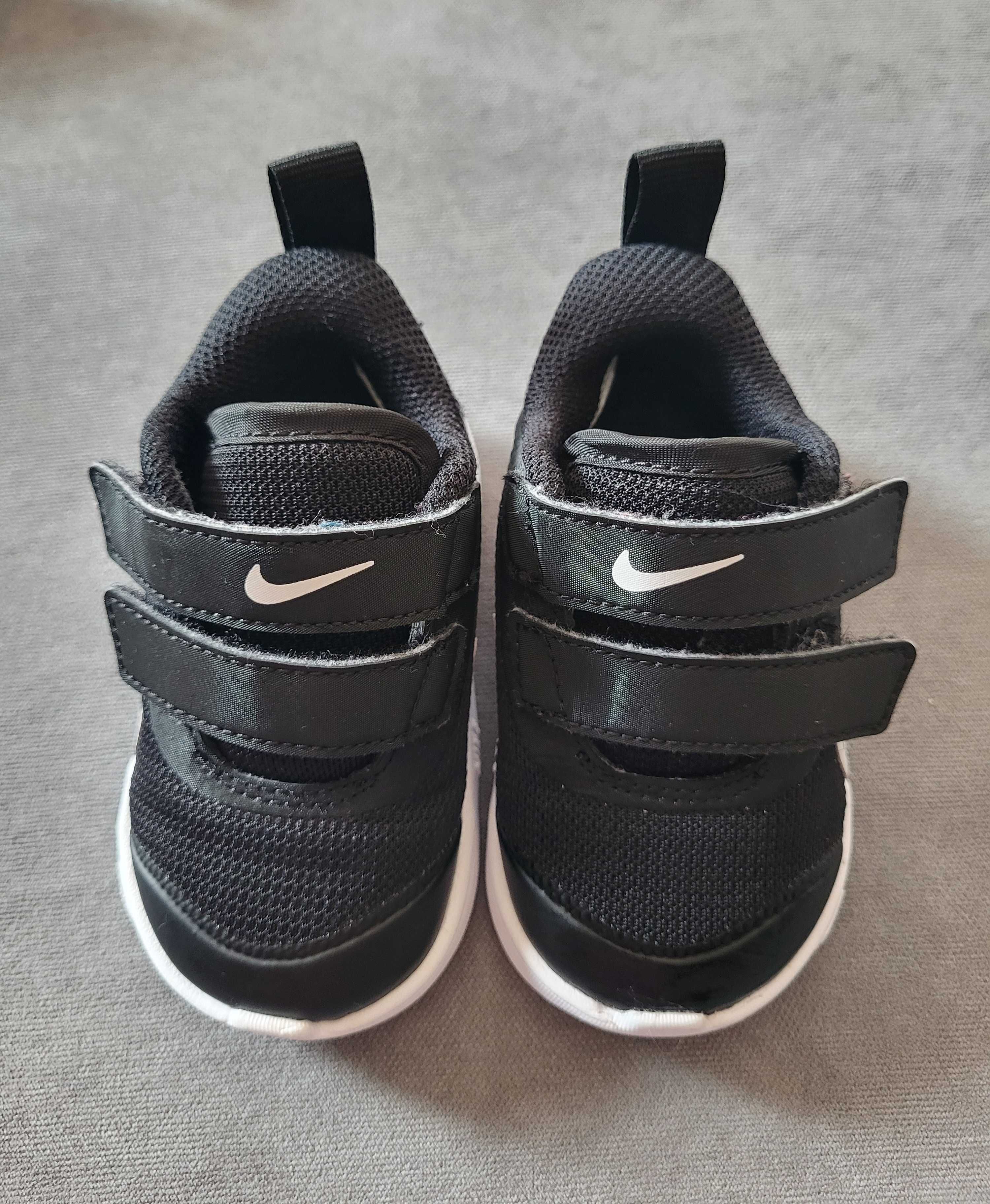 Черни маратонки Nike
