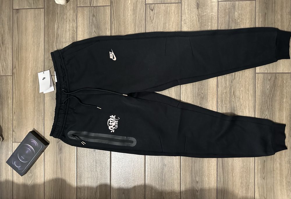 Nike tech in colaborare cu syna