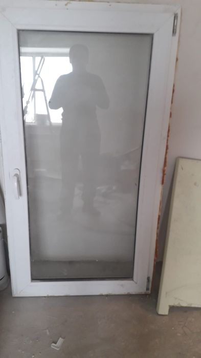Продам пластиковые окно и дверь