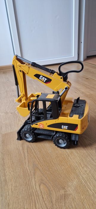 Vând jucarii broder