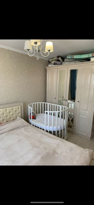 Продам спальный гарнитур с кроватью