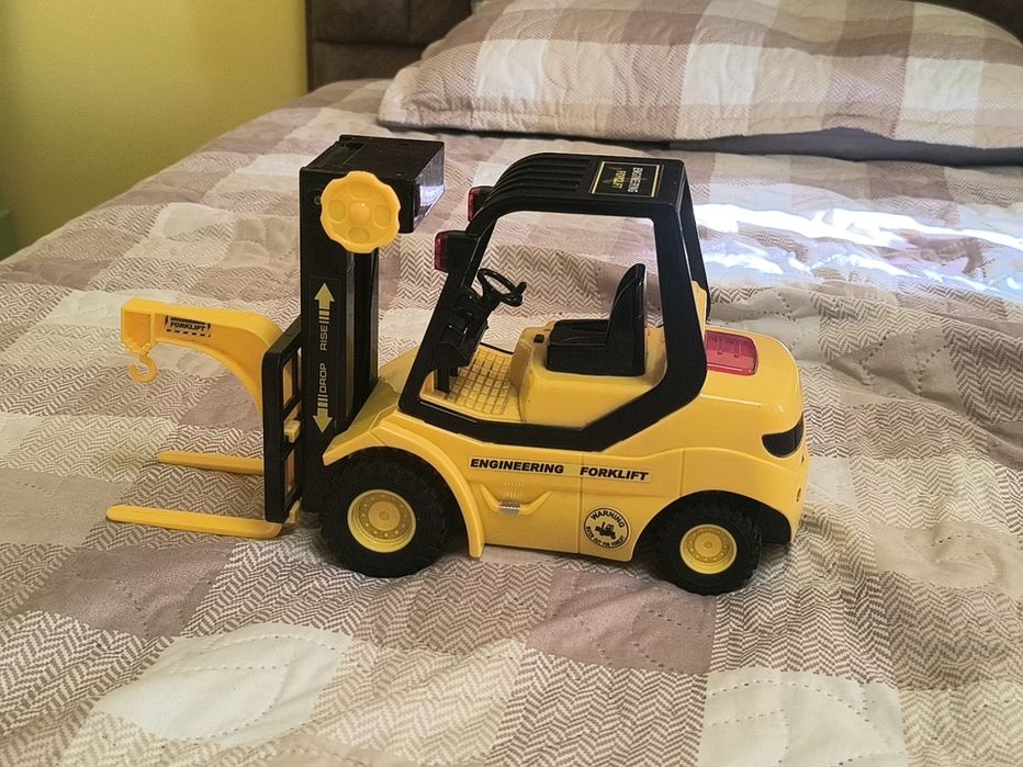 Vând 2 brudere utilizate