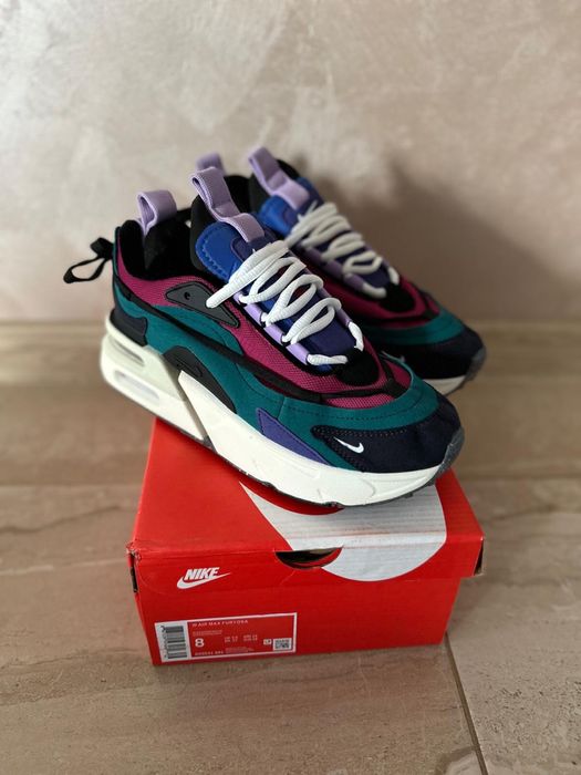 Продавам Найк фюриоза