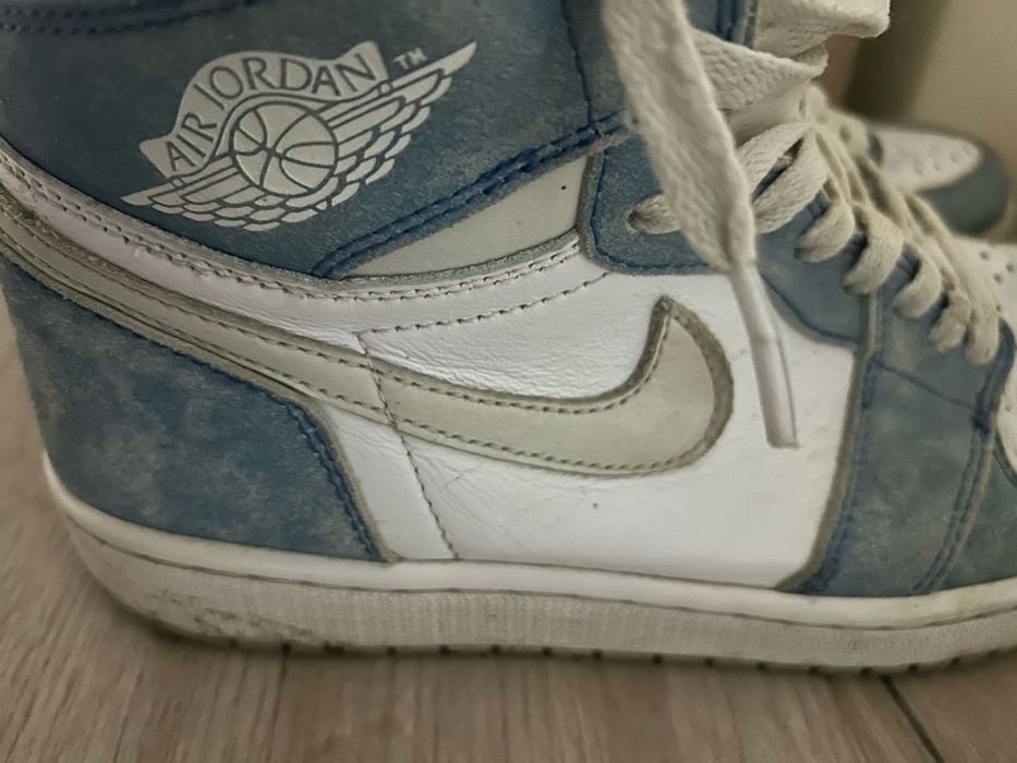 Jordan 1 Hyper Royal