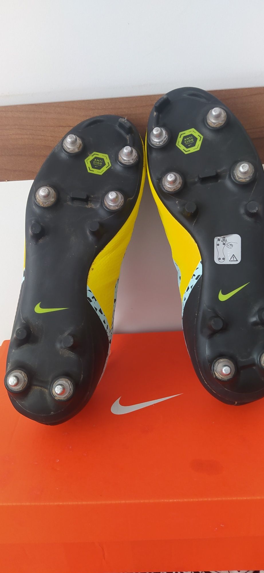 Футболни обувки Nike Phantom Academy