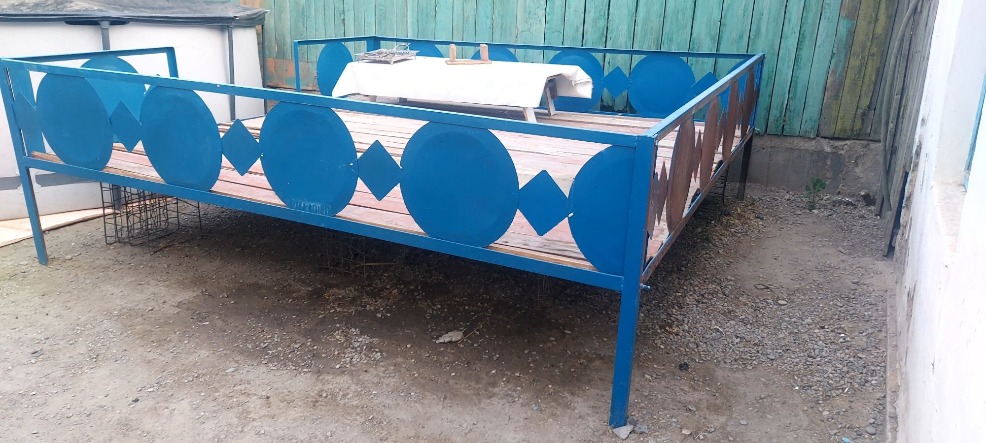 Срочно.  Продам тапчат в отличном состояние.