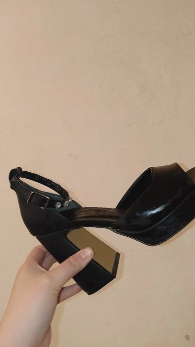 Каблук красивая...