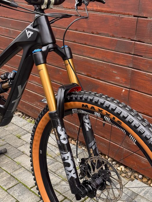 YT Capra pro race bicicleta enduro downhil freeride nu canyon cube