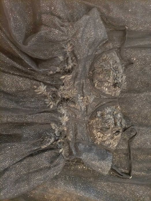 Дълга черна бална рокля