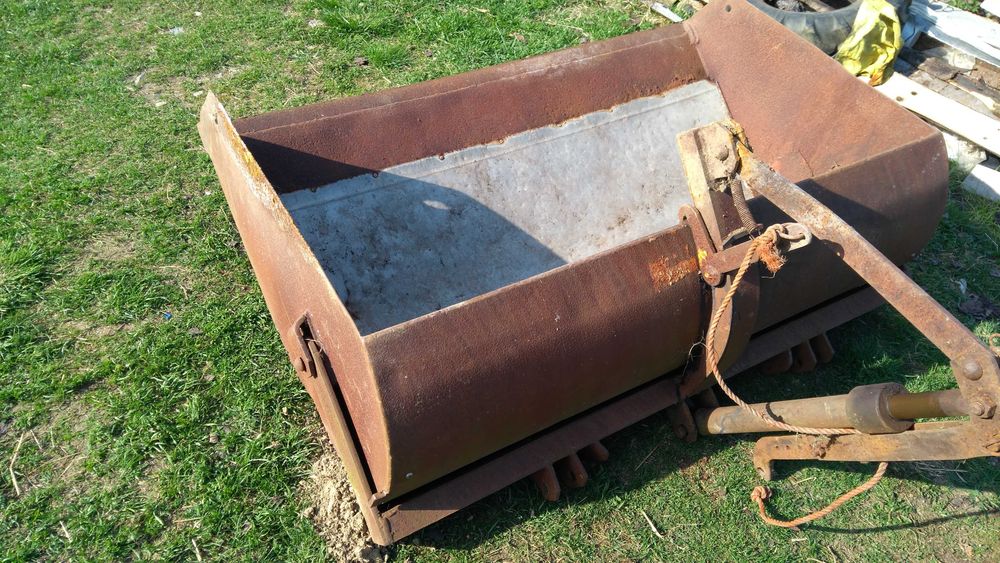 Anunț accesorii unelte tractor: cupa + cardan + remorca + grapa