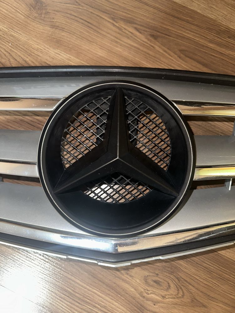 Предна решетка за Mercedes C-class w204
