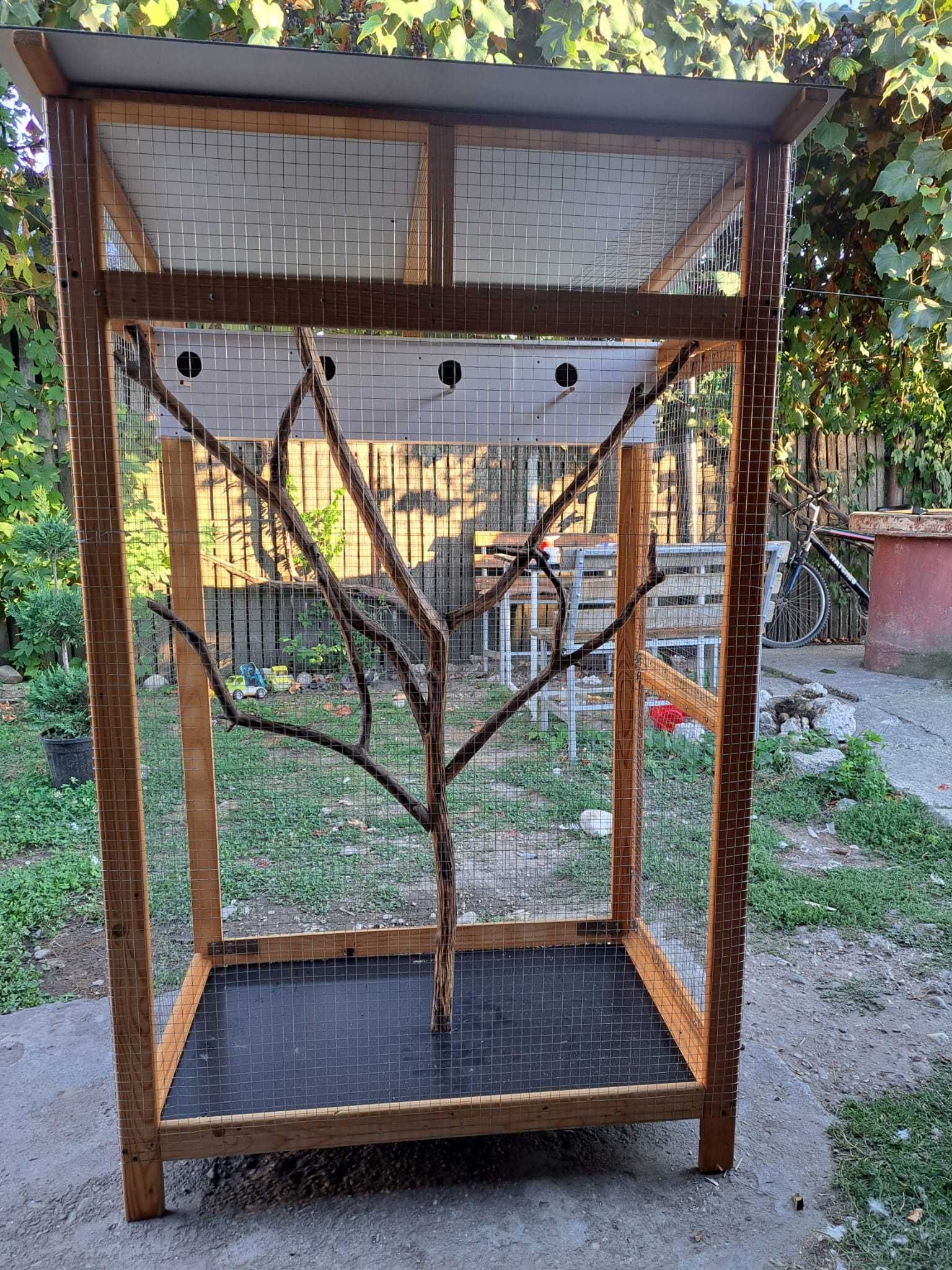 Voliera papagali