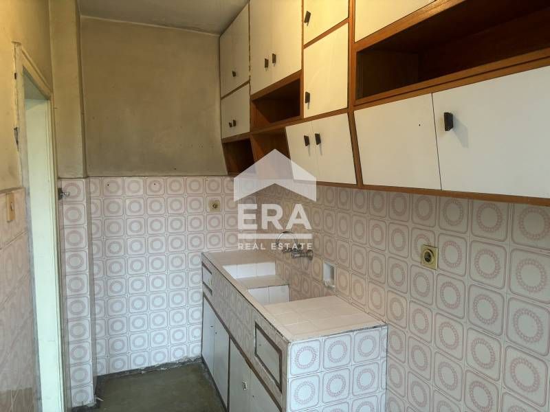 Продава се Четиристаен апартамент в Варна, Център - 100 кв.м за 2430 €/кв.м - Снимка #5