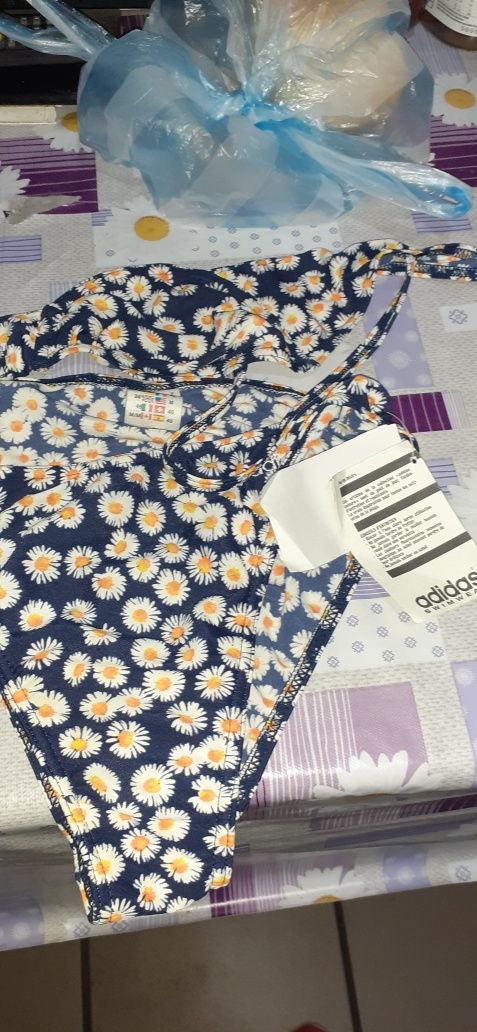Vanzare costum de baie