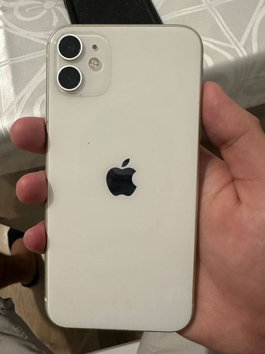 Продам 11 айфон в идеальном состоянии