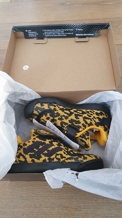 АДИДАС Детски обувки № 25,5