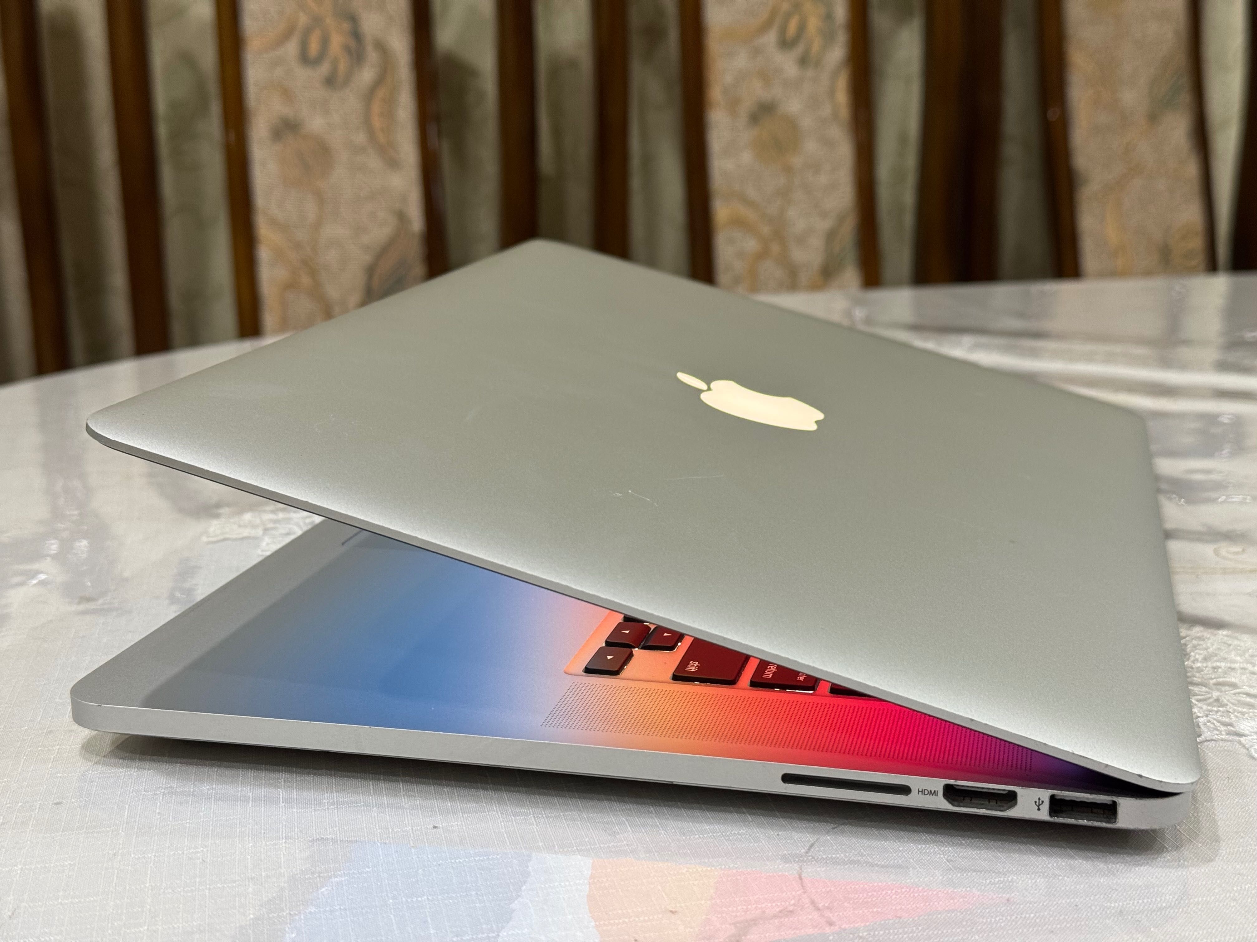 MacBook Pro 2013 15inch 1Tb SSD 16gb RAM Intel core i7