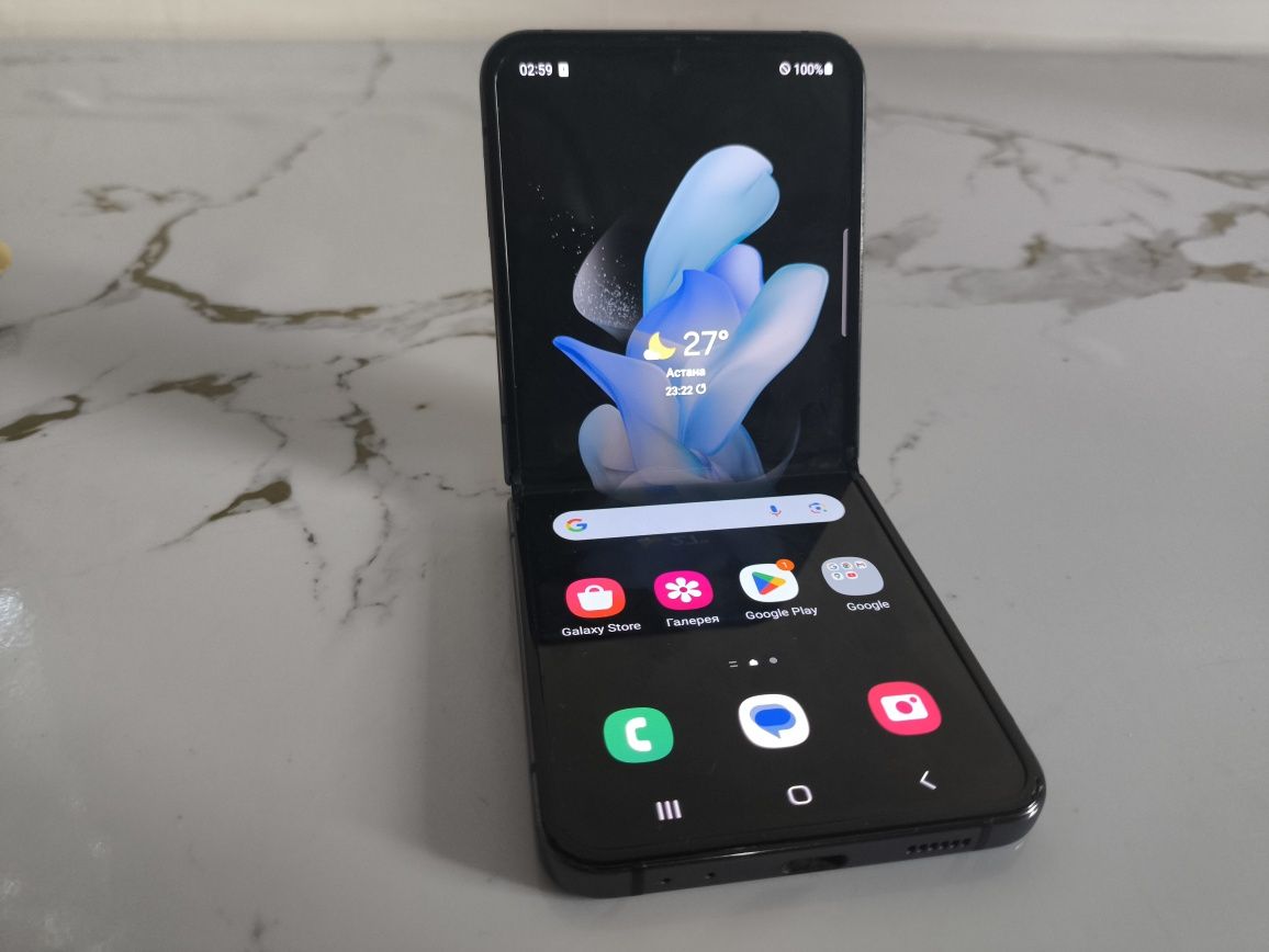 SAMSUNG GALAXY FLIP 4 в отличном состоянии/оригинал/128GB/супер сотка.