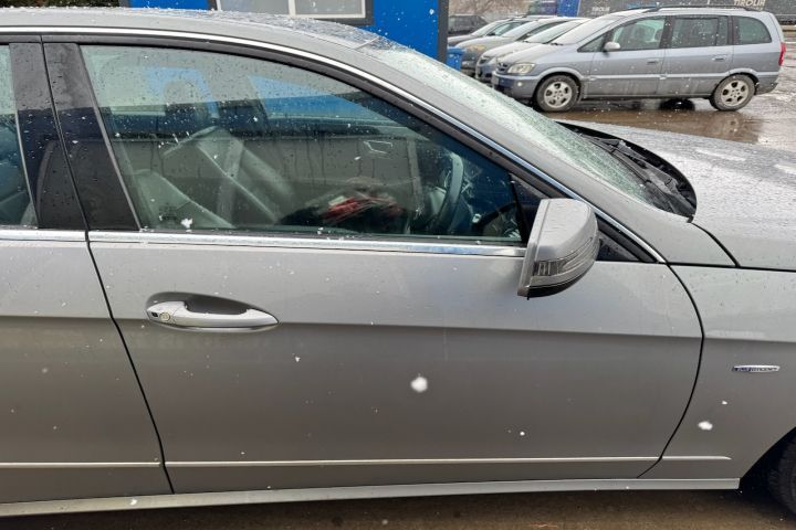 Usa Portiera fata dreapta culoare 792 Argintiu Palladium Mercedes-Ben