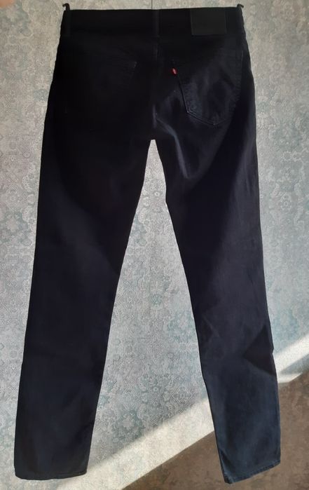 Джинсы LEVi's черного цвета,размер 31