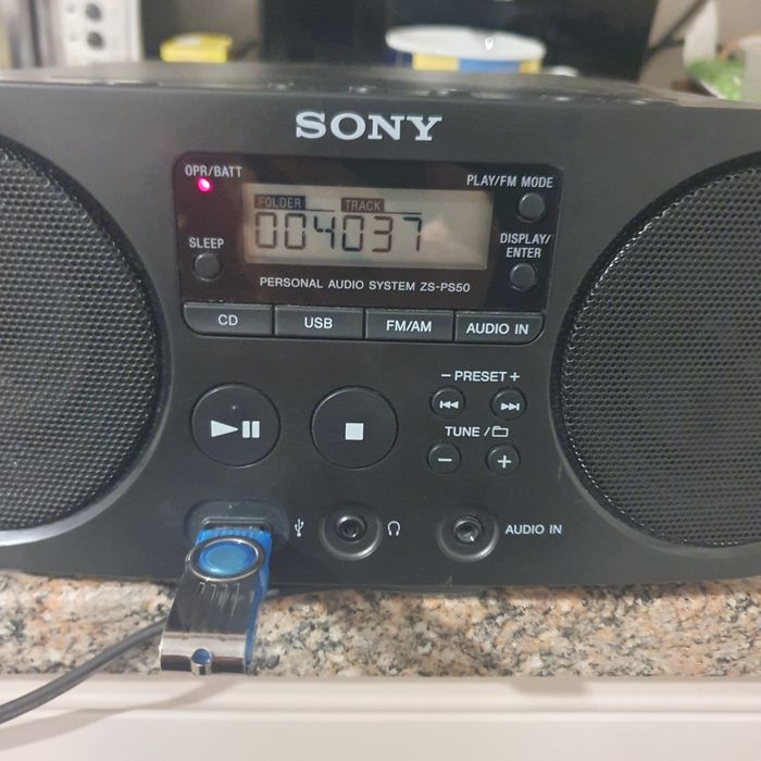 Radio cd  sony mp3 stick