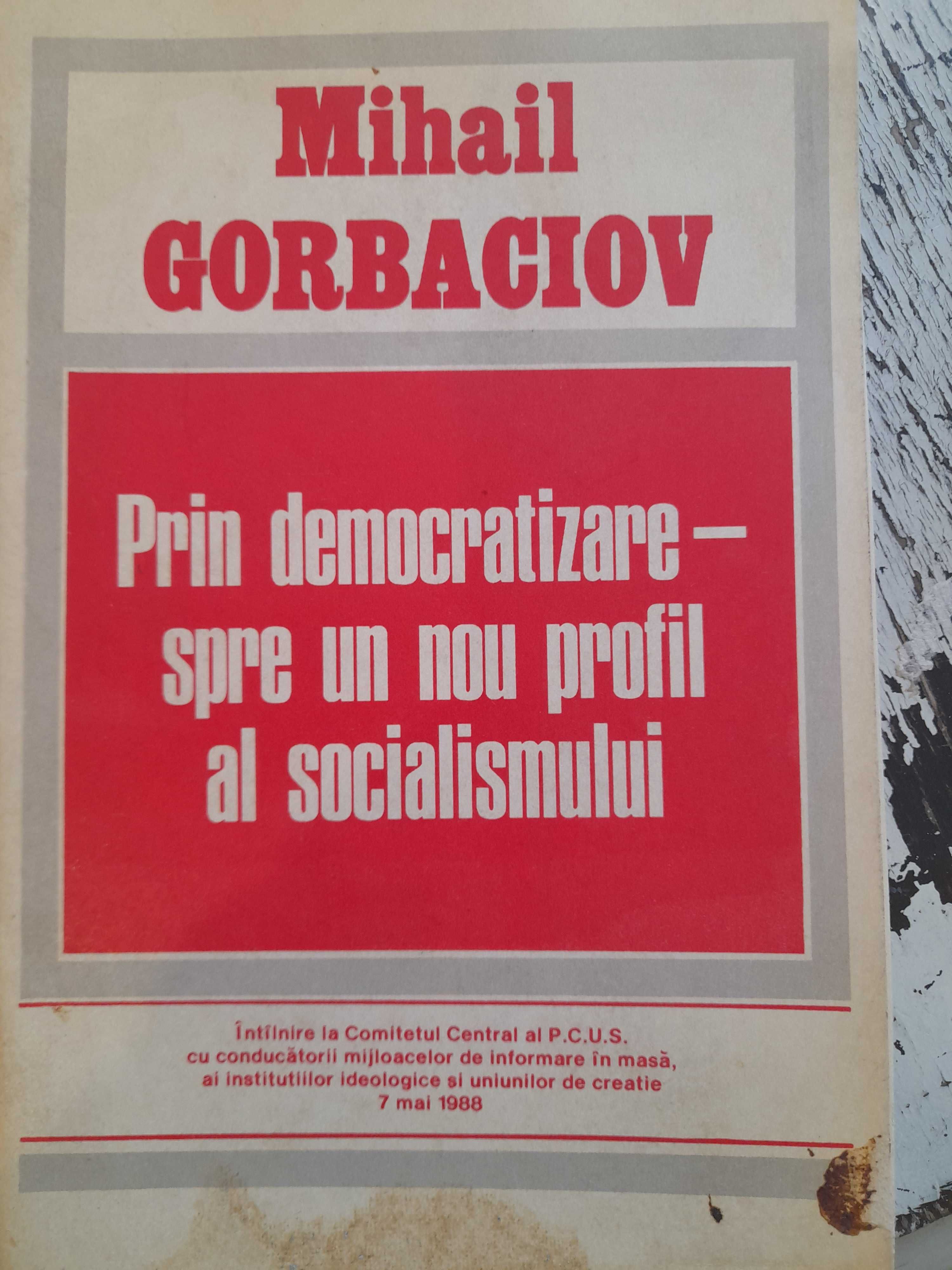 Colecție fascicule PERESTROIKA și vizita Gorbaciov în România
