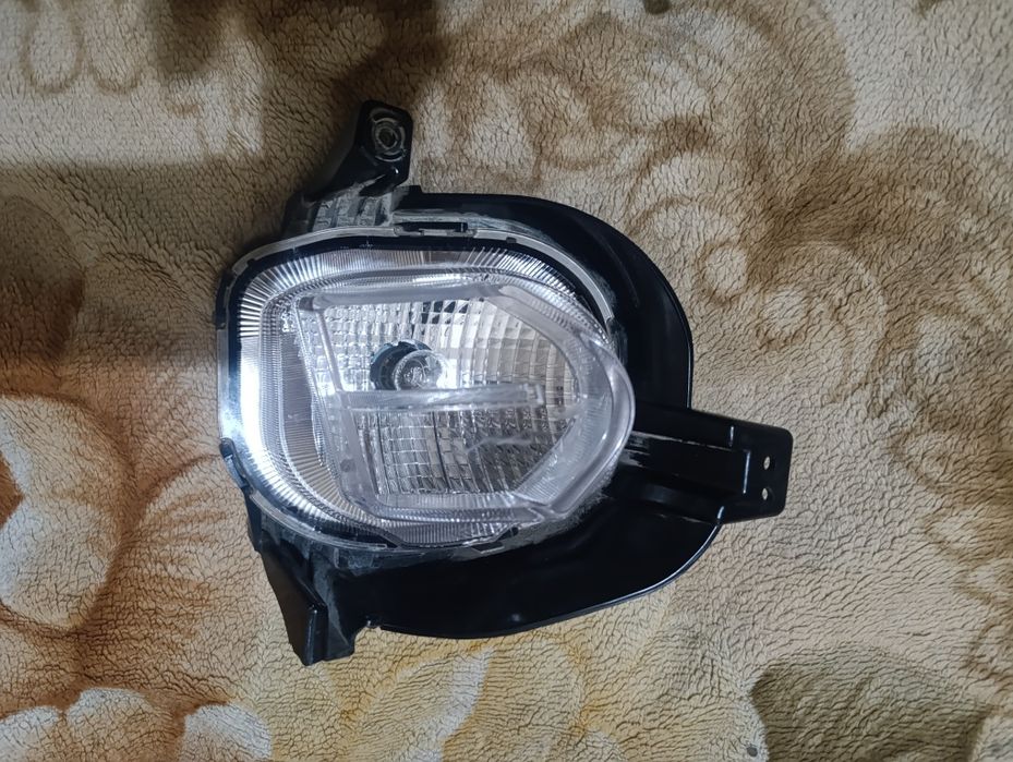 Фары противотуманные разные