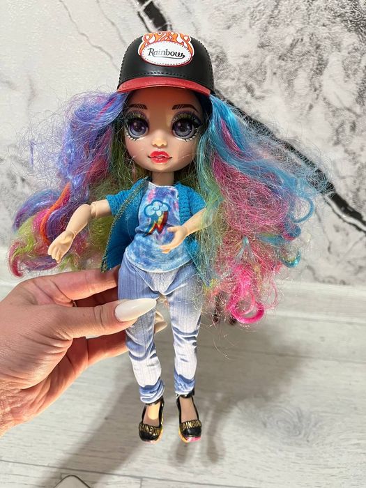 кукла Rainbow High