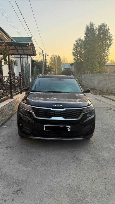 KIA Seltos black