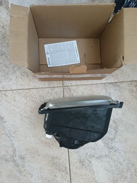 Фара на Мерседес сапок новая фара. левая