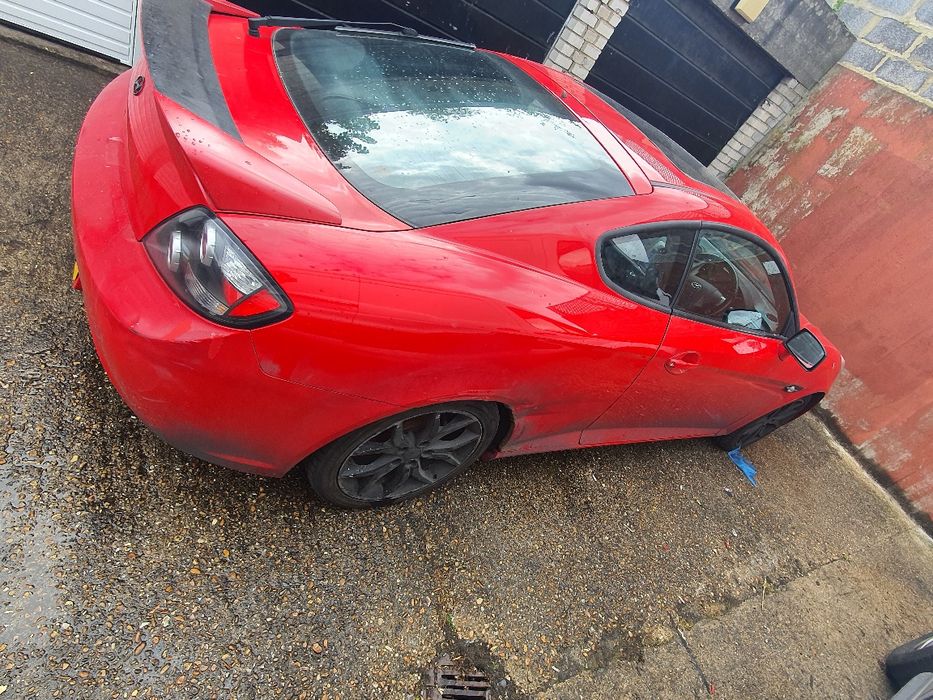 Hyundai coupe 2000cc