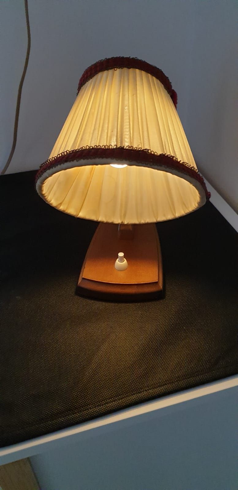 Lampa veioza vintage colectie lemn masiv Suedia 1950 Bauhaus
