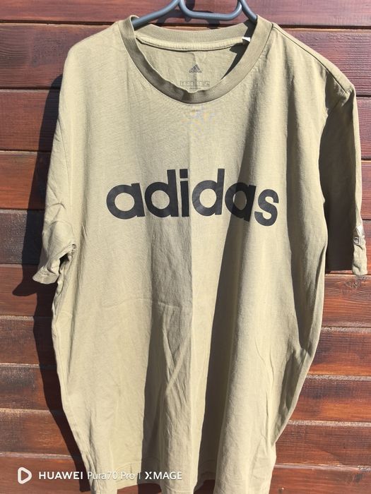 Мъжка тениска на Adidas M размер