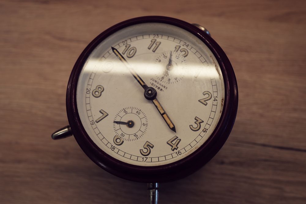 Ceas de masa JUNGHANS Bivox alarma tritium mitar