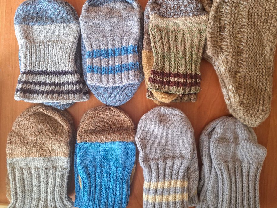 Ръчно плетени чорапи и терлици