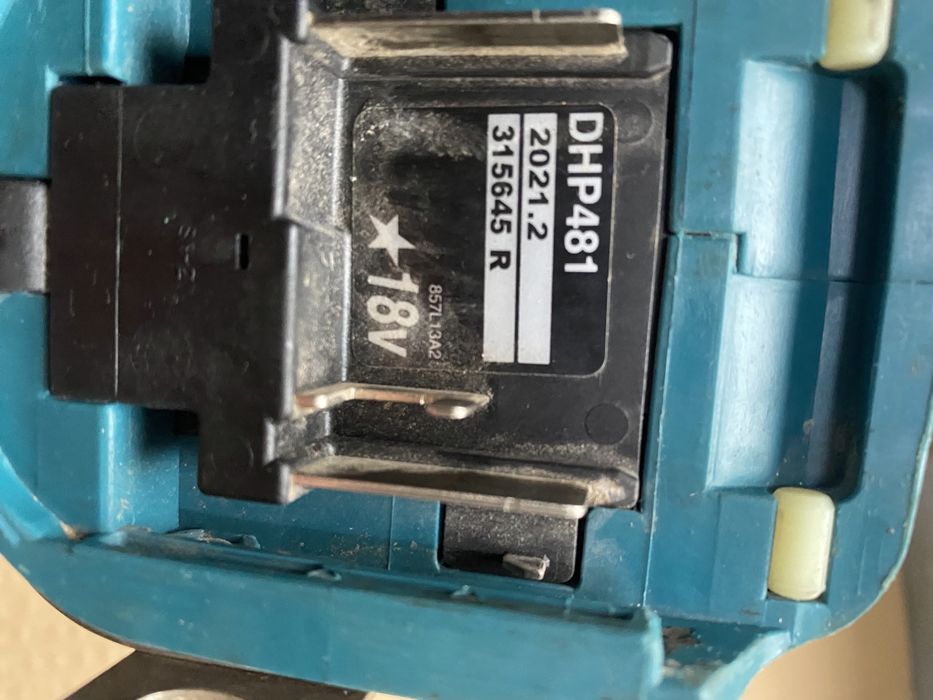 Filetanta Makita DHP481