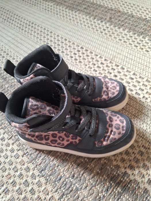 Vând adidasi fete mărimea 29, marca H&M, imprimeu leopard