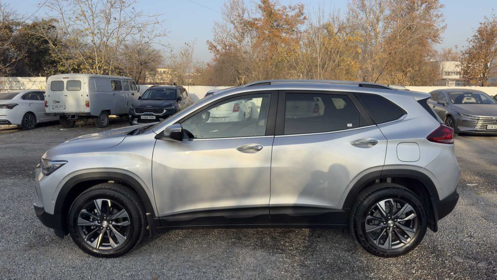 Chevrolet Tracker premier plus 2024 Swichblade Silver (серый, kulrang)