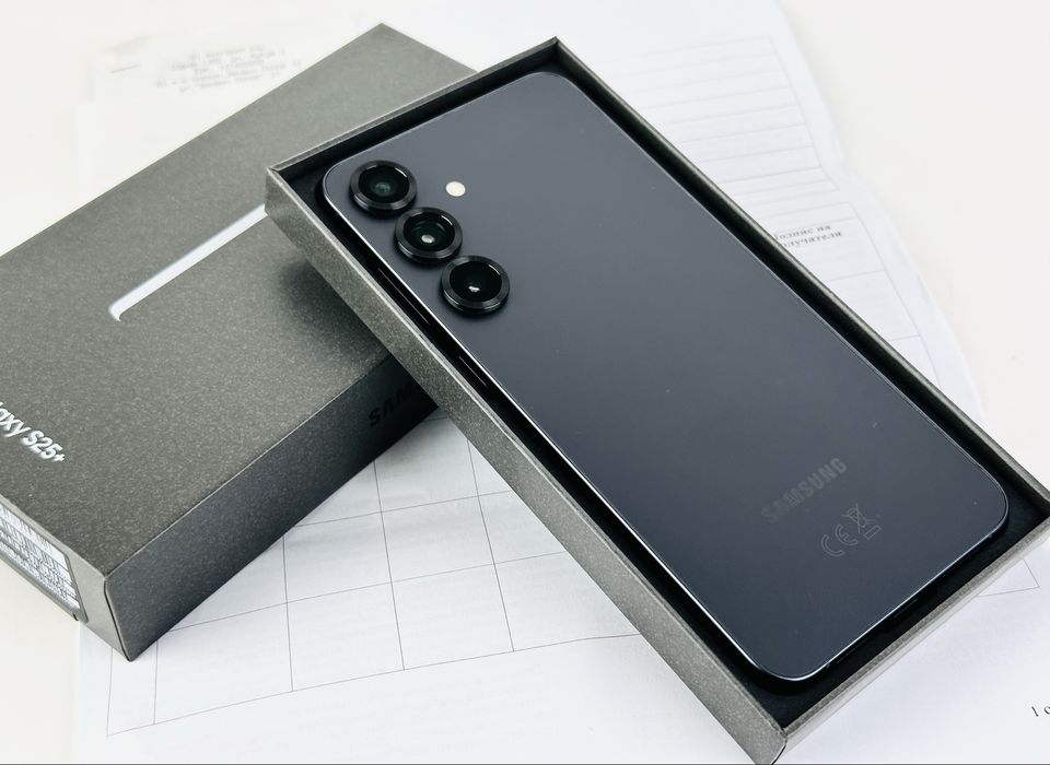 НОВ! Samsung Galaxy S25 Plus 5G 256GB 12RAM Blueblack 2г. Гаранция!