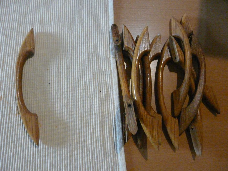 дръжки за мебелни врати