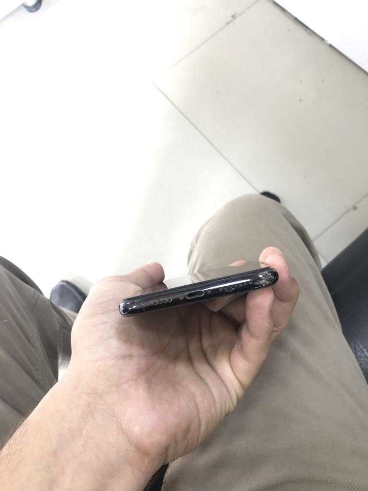 iPhone 11 pro max 64GB Sotiladi