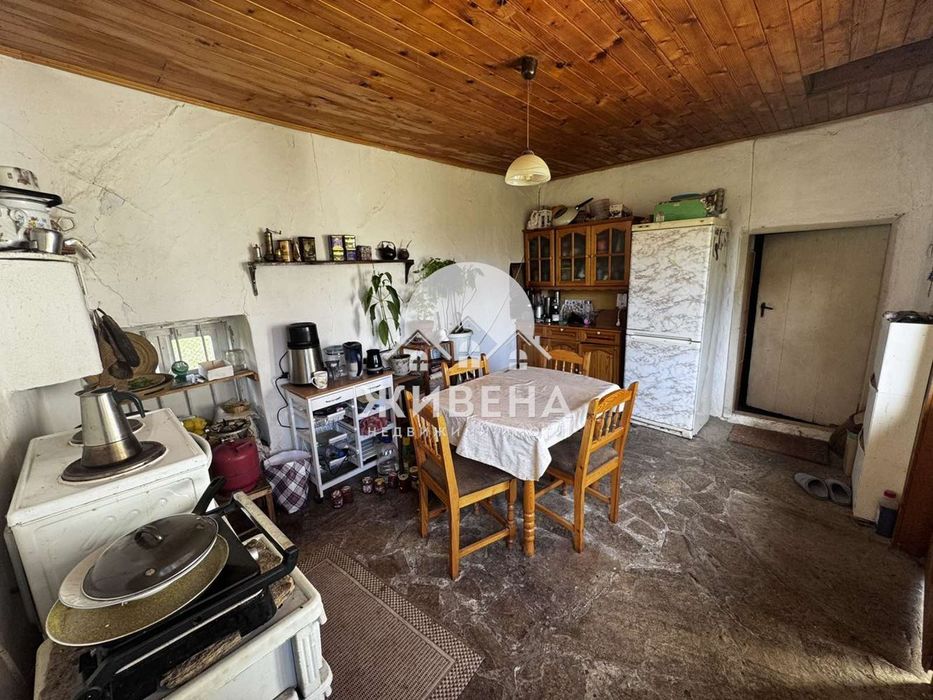 Продава къща в с.Дъбравино