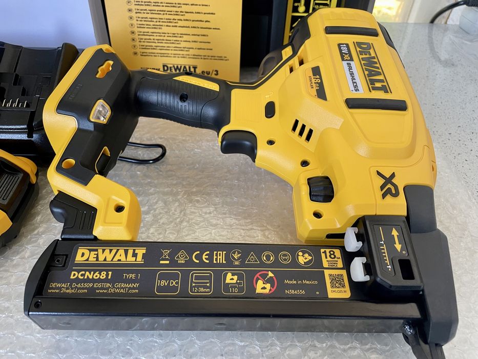 Dewalt DCN 681D2-QW. Pistol Profesional pt Capse Original Nou-nout !