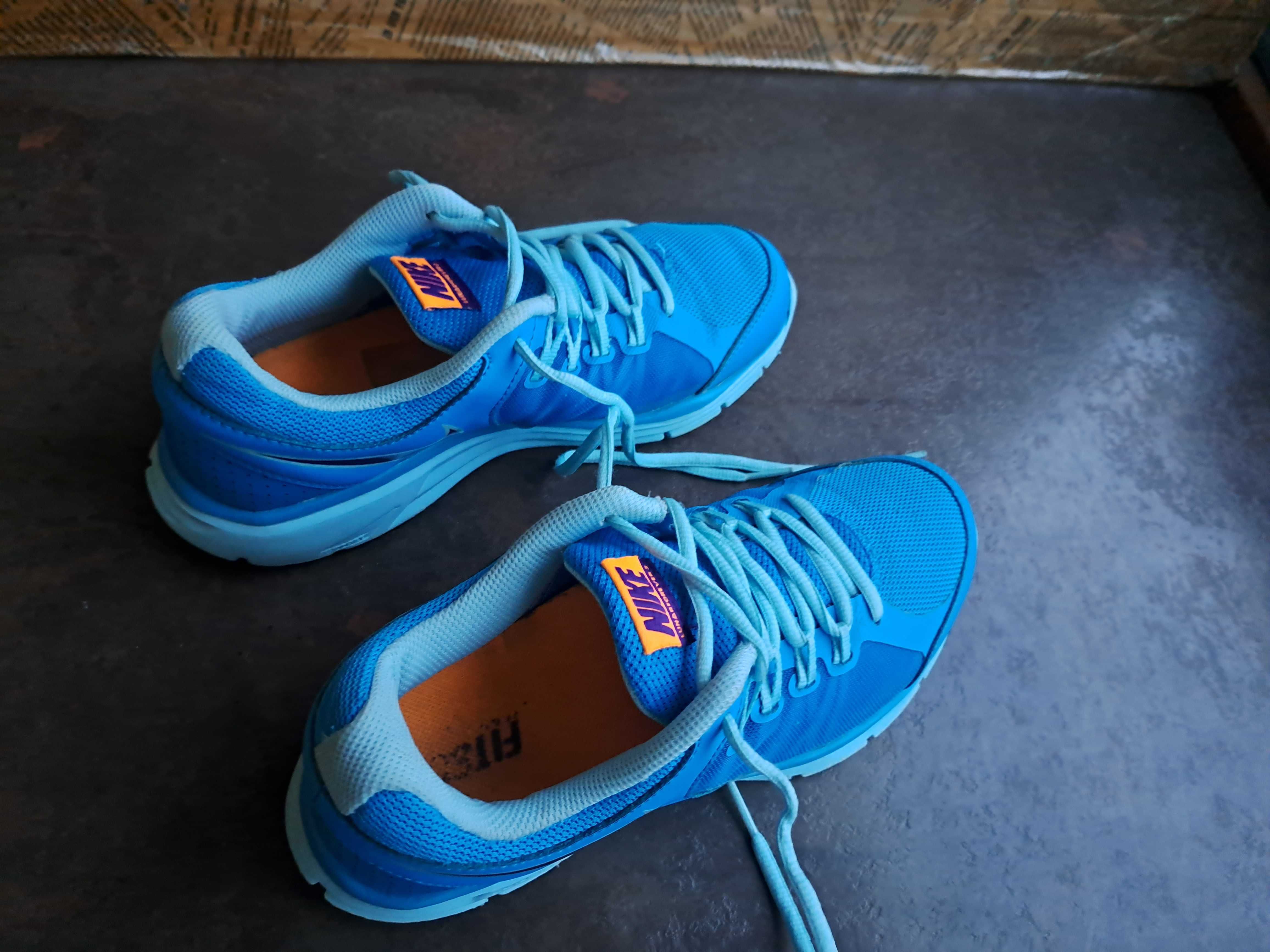 маратонки за момче,момиче кецове,спортни обувки Nike,найк,номер 38
